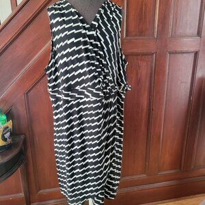 Lane Bryant Black & White Geometric Sleeveless Wrap Dress With Belt 22/24